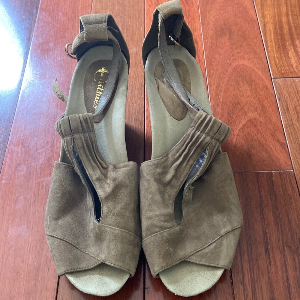 Earthies by Earth Sz 10 Veria sandal